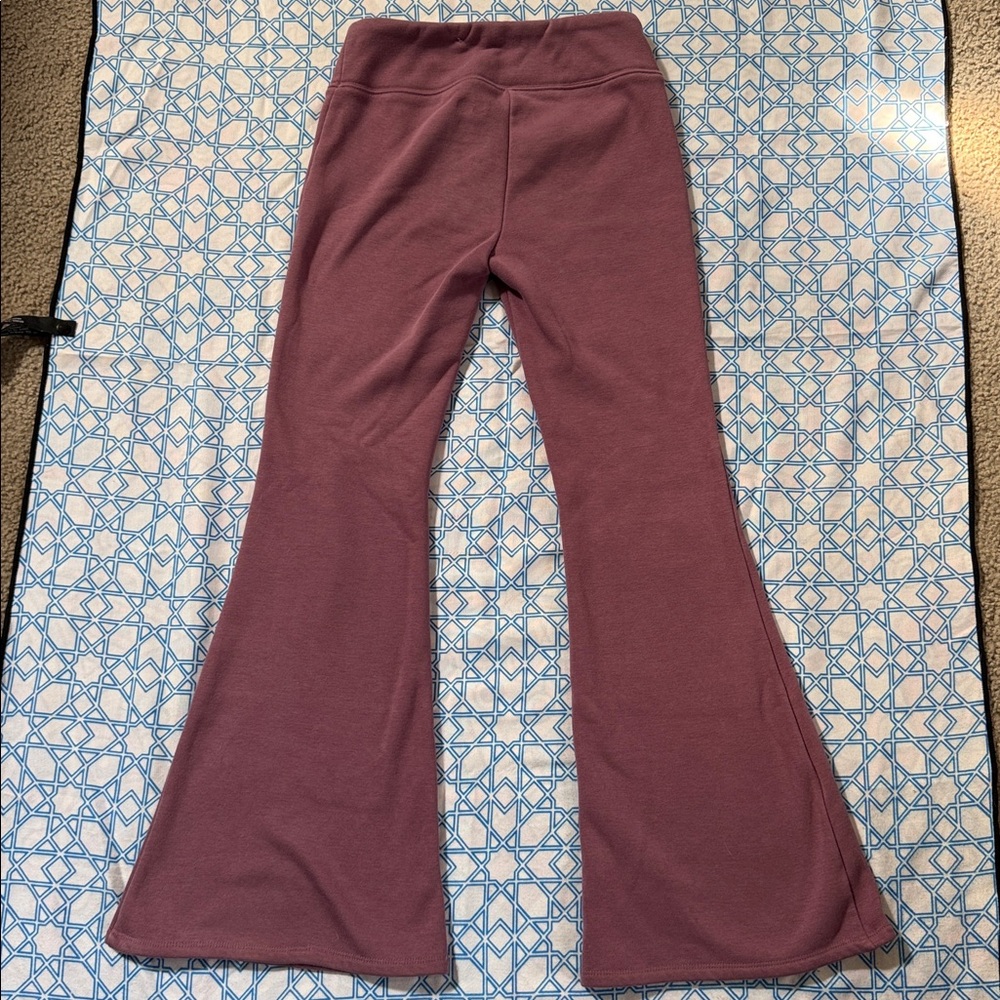 SO Kids Flared Leggings in Mauve - Picture 7 of 11